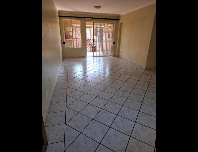 2 BEDROOM PROPERTY TO RENT IN MORELETAPARK